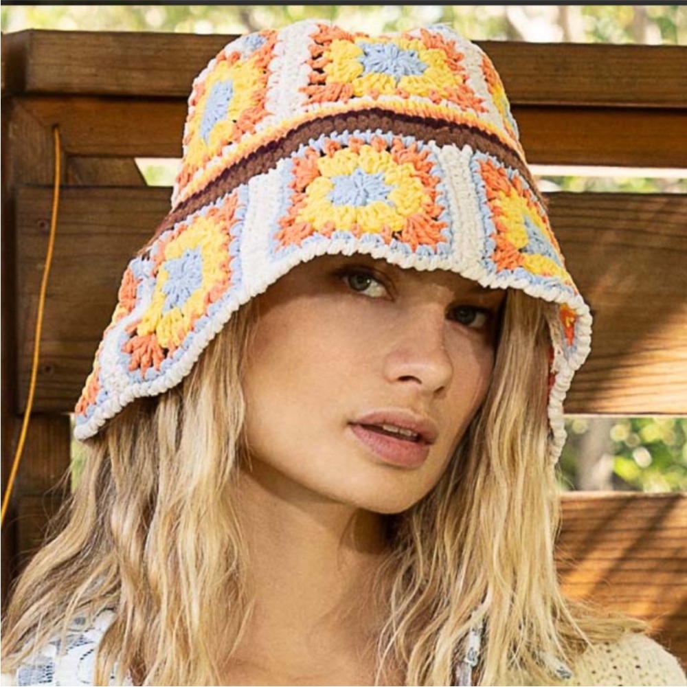 POL Crochet Bucket Hat in White, Yellow, Orange, Blue